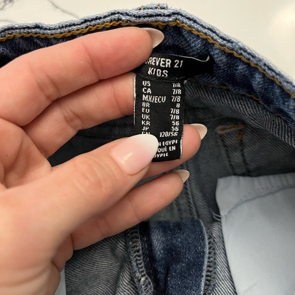 Forever 21 Kids Distressed Jean Sorts, Girls Size 7/8 - Picture 5 of 7